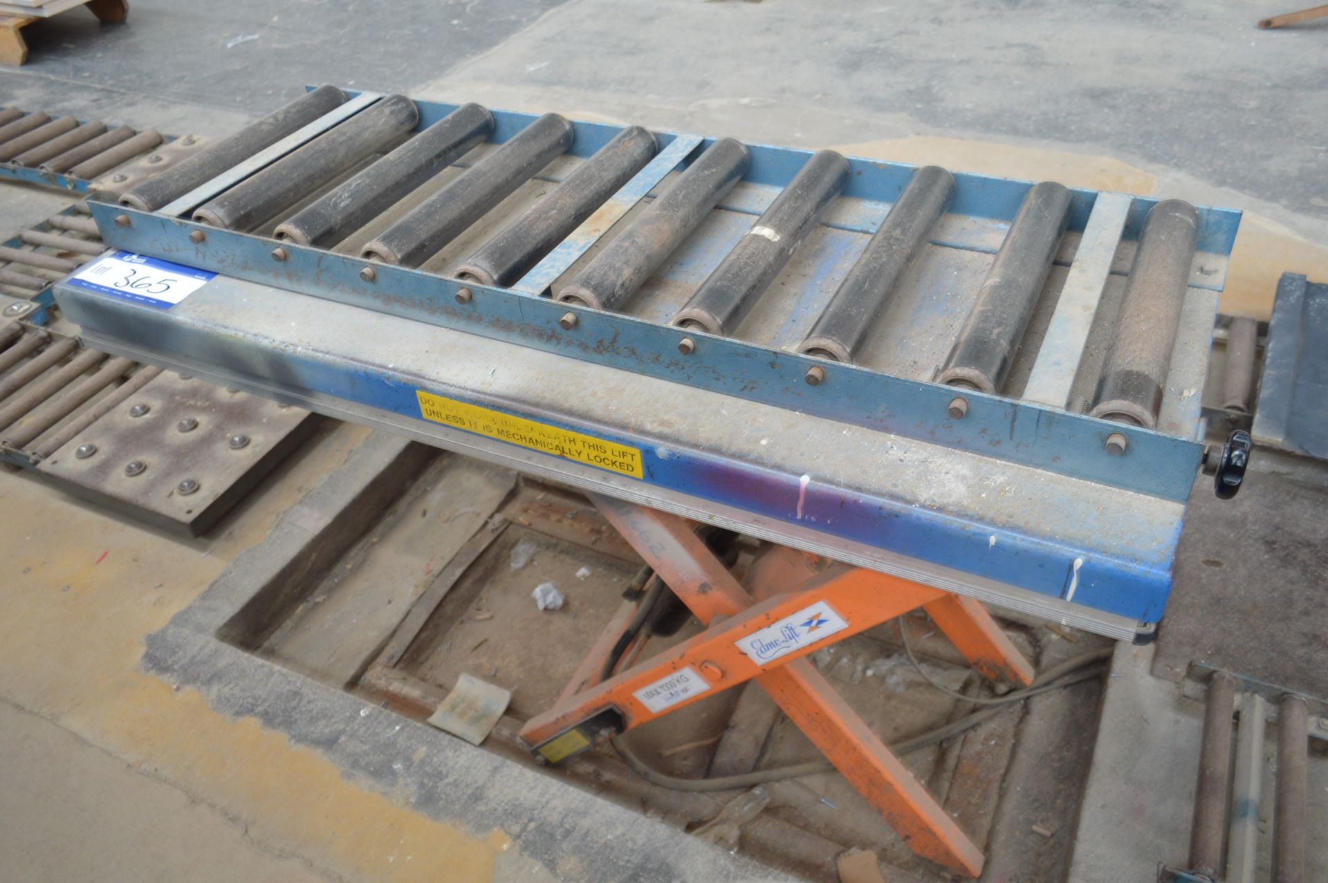 Edmo 1000kg cap. Scissor Lift Table, approx. 1.5m x 700mm, with 450mm wide roller conveyor Please - Image 3 of 3