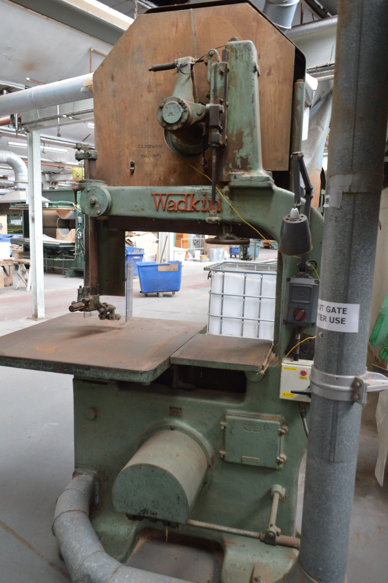 Wadkin DR VERTICAL BANDSAW, serial no. 655S, test no. SC5393, 850mm deep-in-throat, with immediate - Image 4 of 7