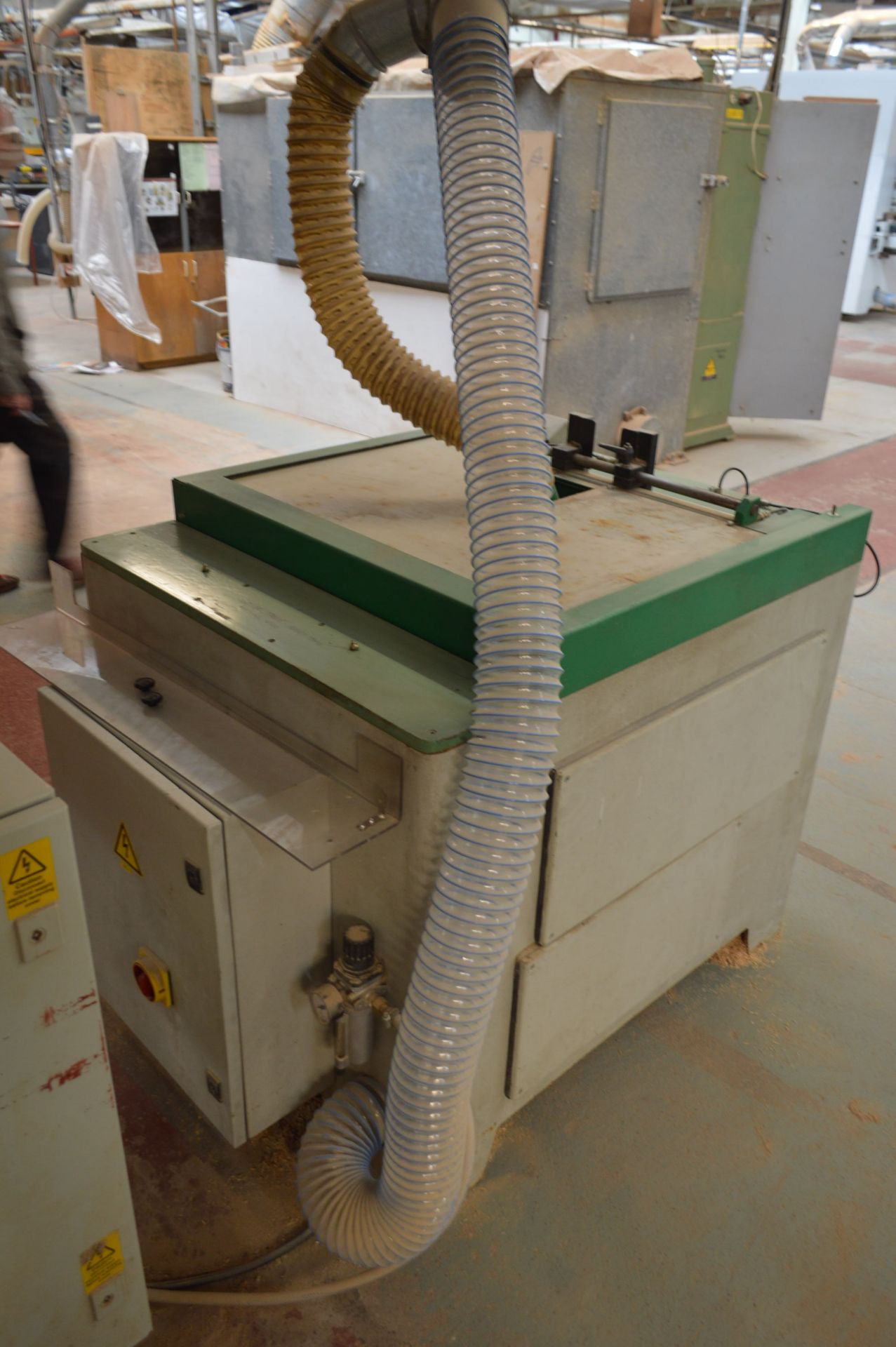 OMEC F8 DOVETAILING MACHINE, serial no. 030031, year of manufacture 2002, with flexible ducting - Image 3 of 6