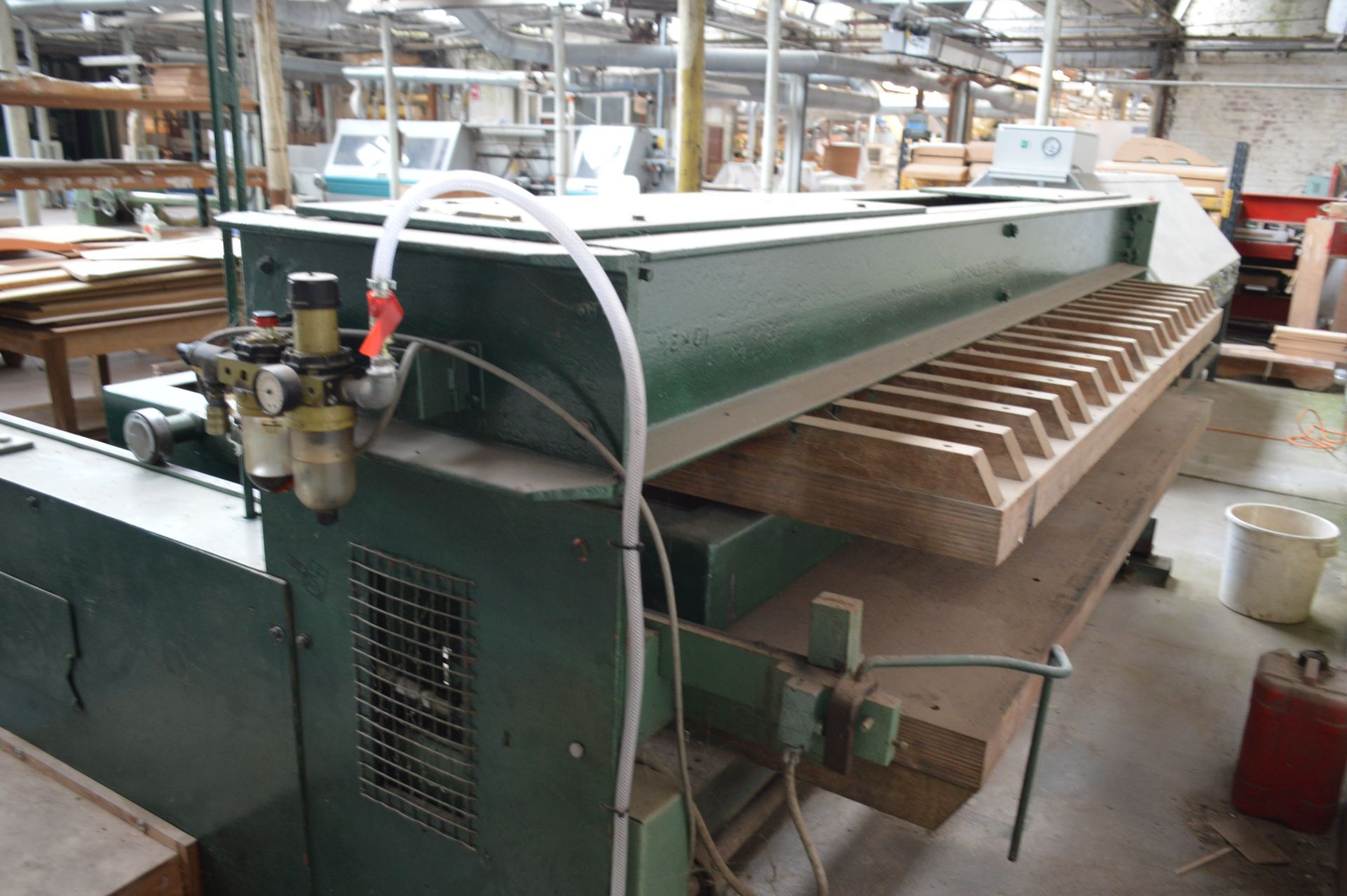 SLIDING TABLE HYDRAULIC VENEER CLICKING PRESS, with two tables each approx. 2.6m x 1.25m - Image 3 of 6