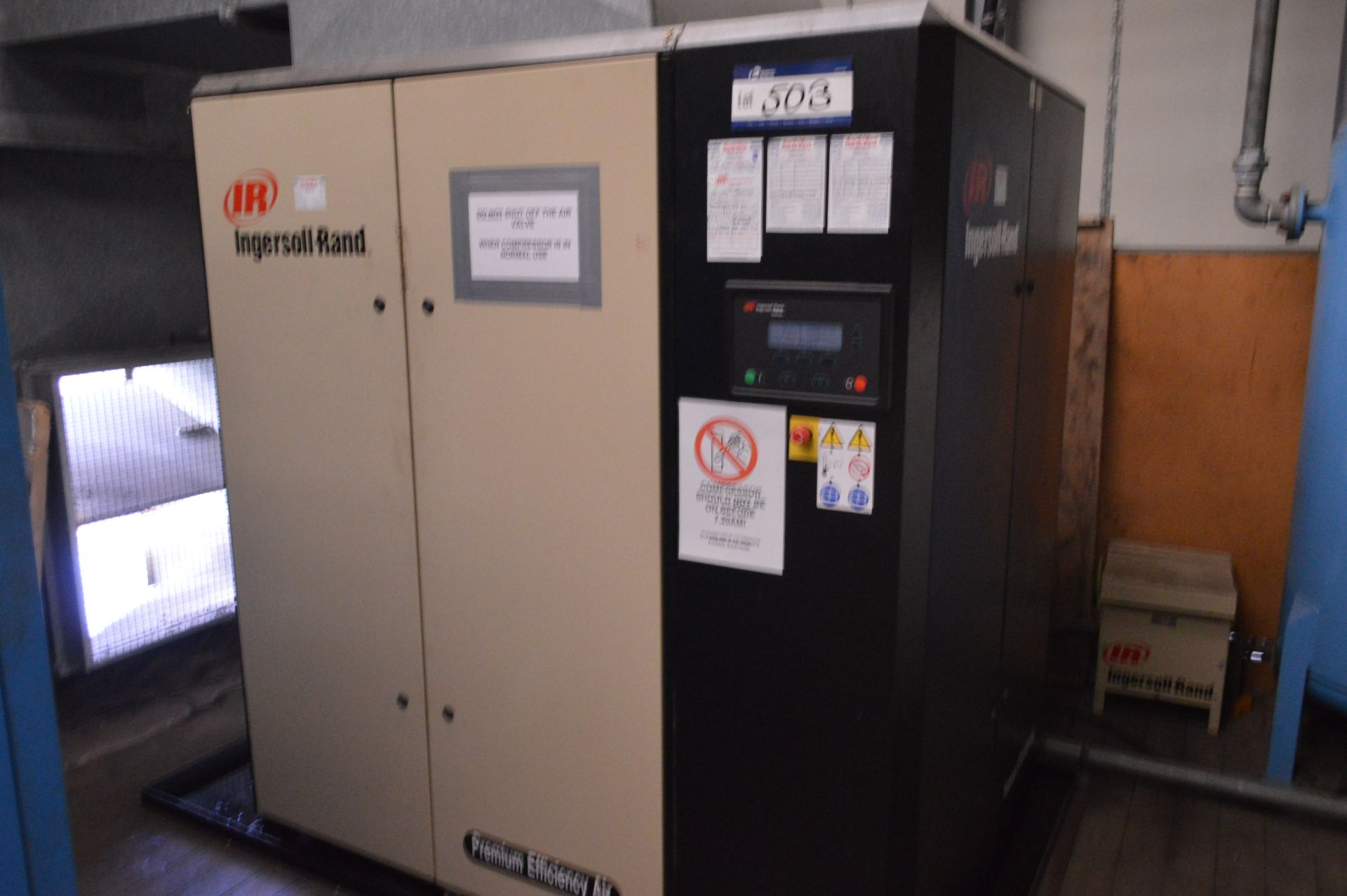 Ingersoll Rand NIRVANA N75 PACKAGE AIR COMPRESSOR, serial no. 2770673, year of manufacture 2004, (