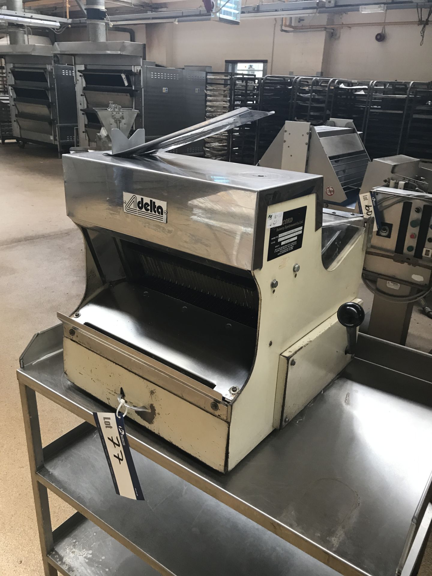 Record Type DT40 Delta Counter Model Bread Slicer,