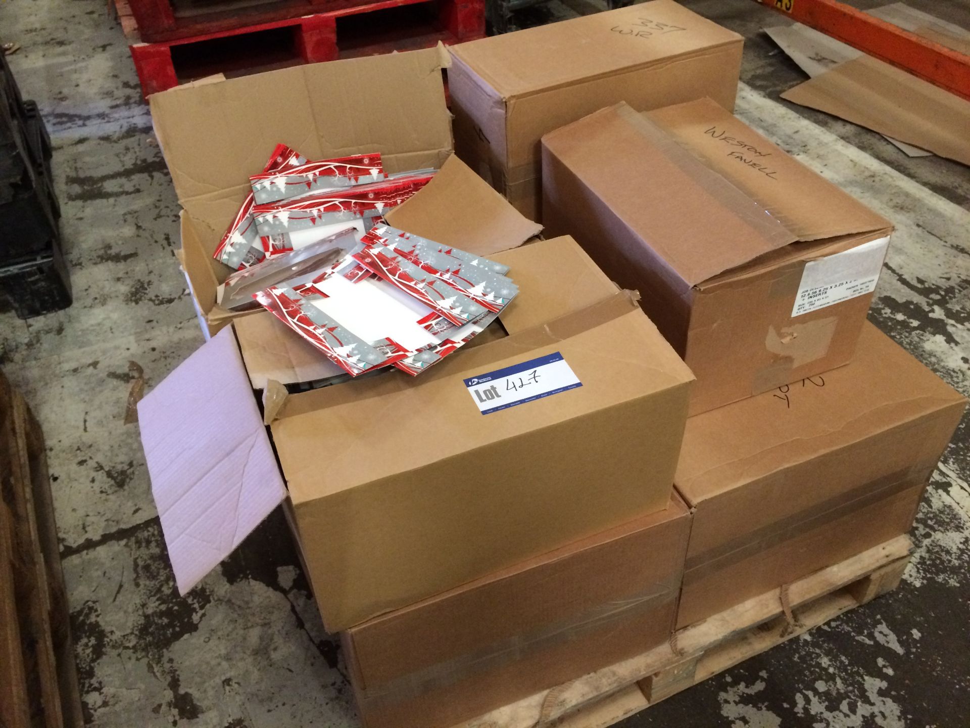 Quantity of Christmas Packaging on 1 Pallet (Lift