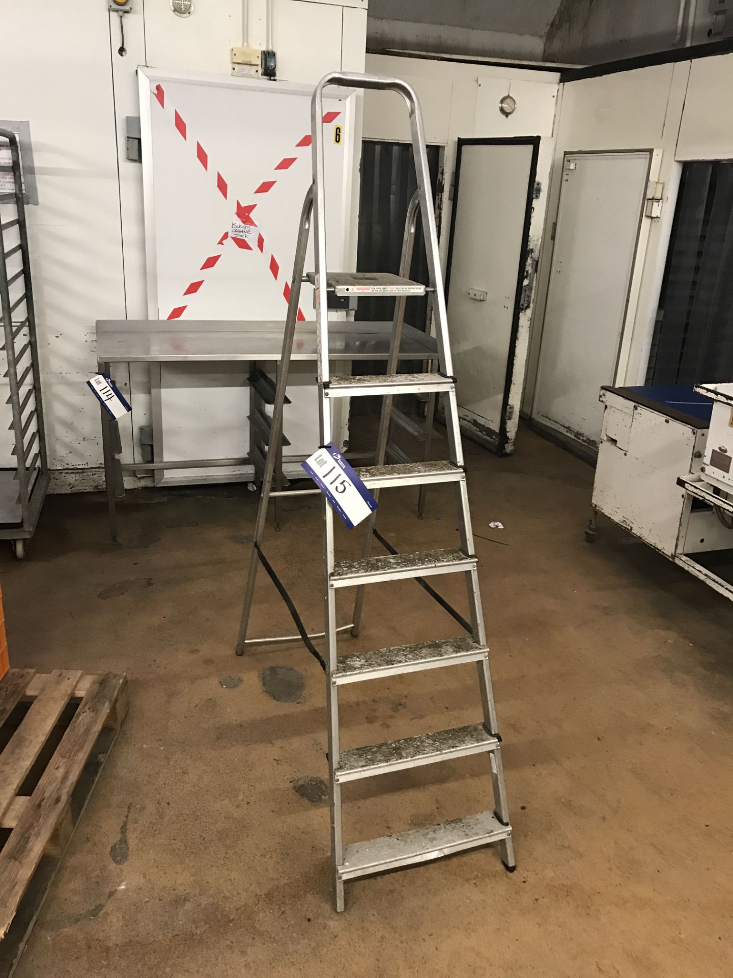 7 Rise Aluminium Stepladder (Lift Out Charge £10)