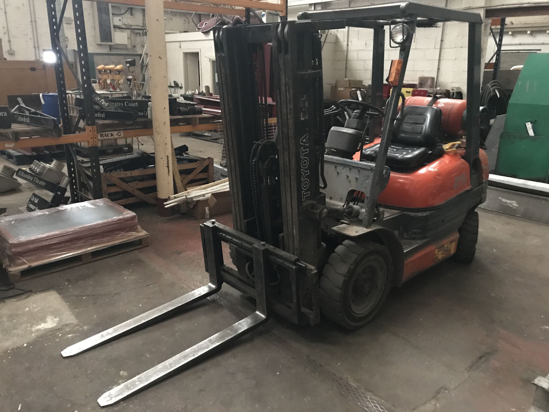 Toyota 42-6FGF 25 LPG Forklift, Serial Number: E-1