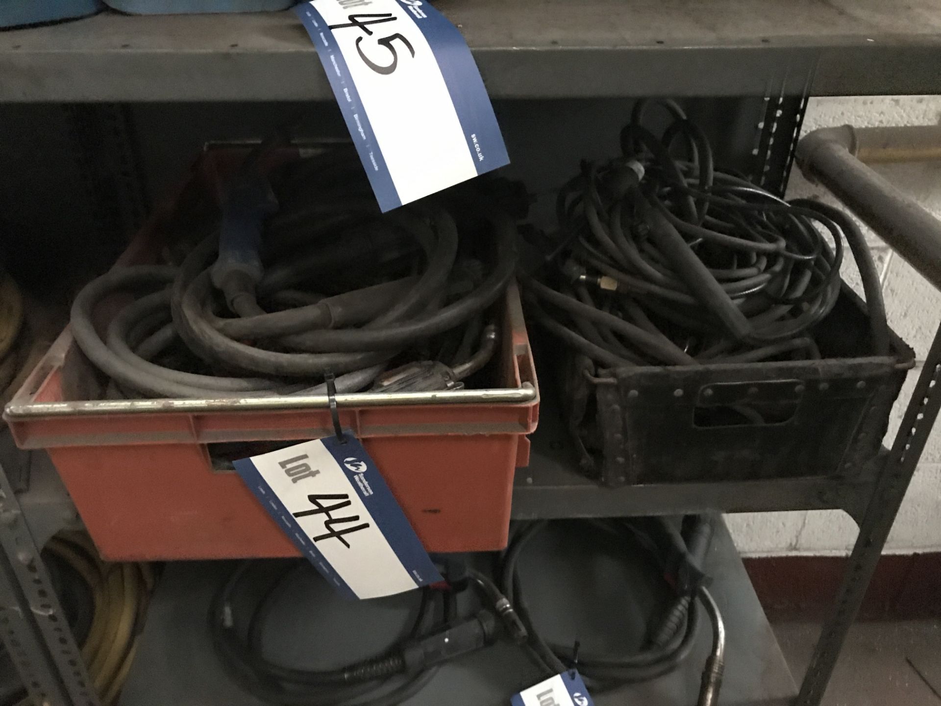 Quantity of Welding Torches and Earth Wires as set
