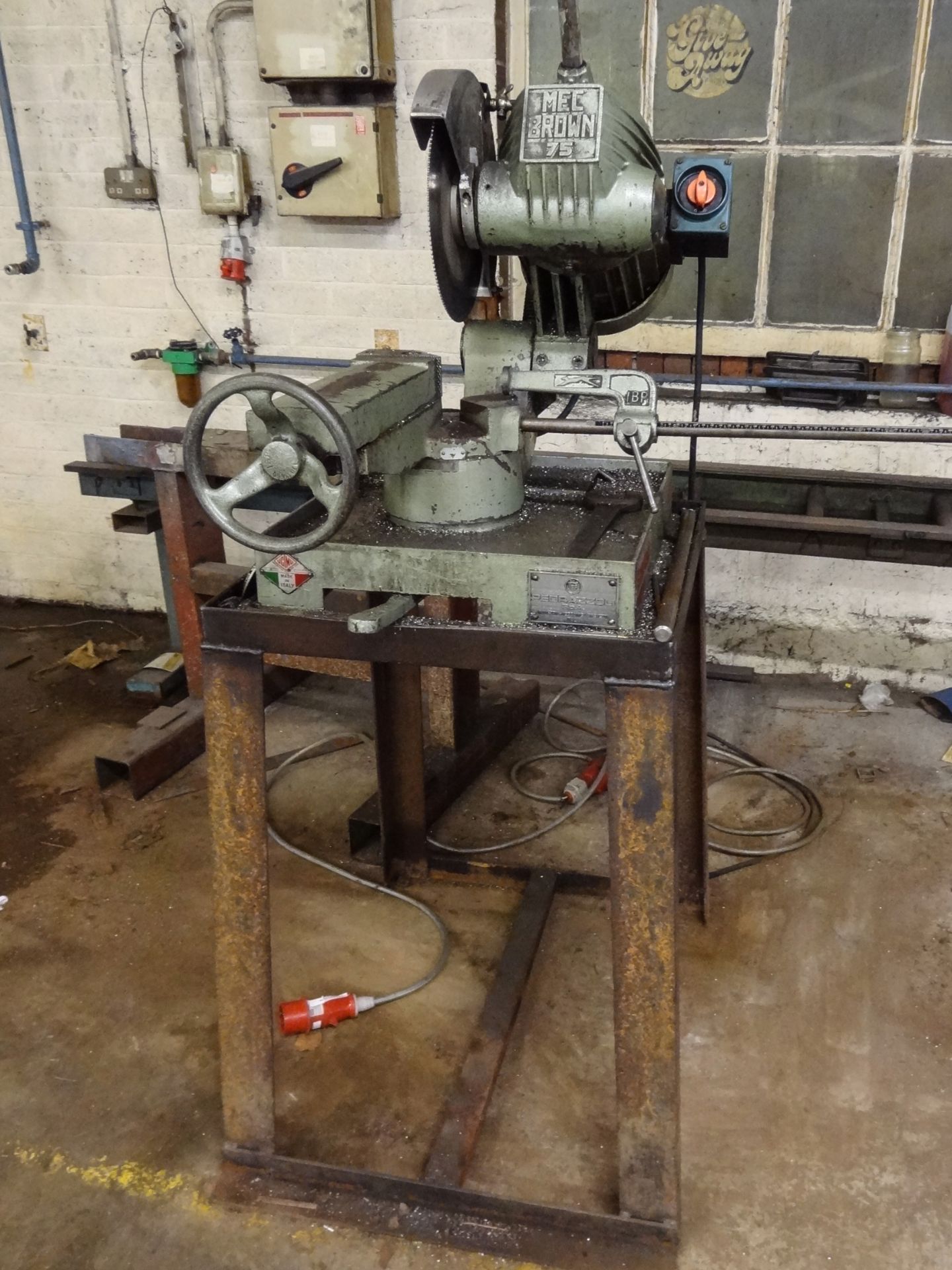MEC Brown Circular Cut-Off Saw, with stand