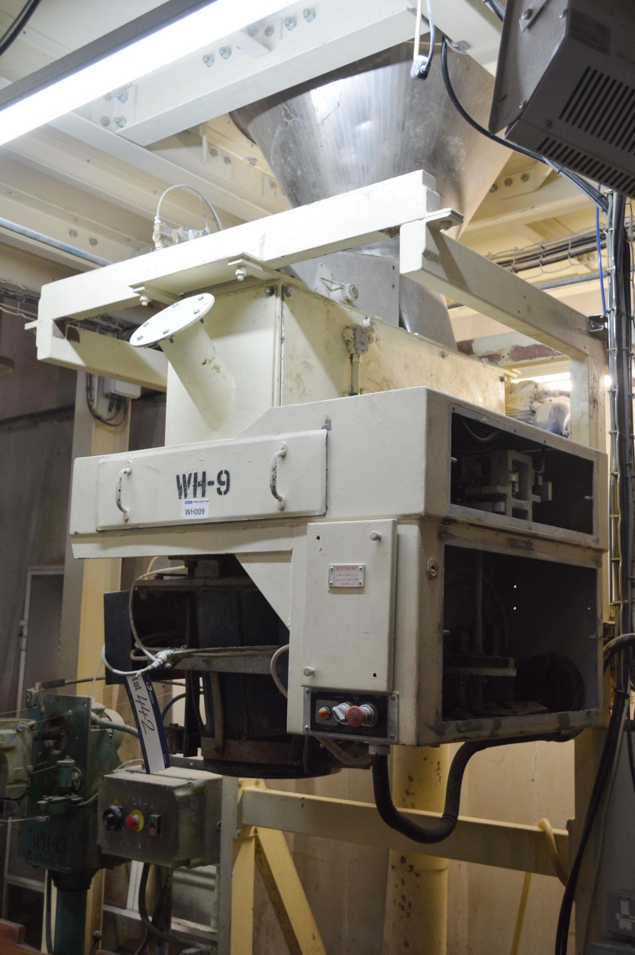 *Howe Richardson HSG Belt Fed Bagging Weigher, sack clamp, surge hopper, controls and waste bag