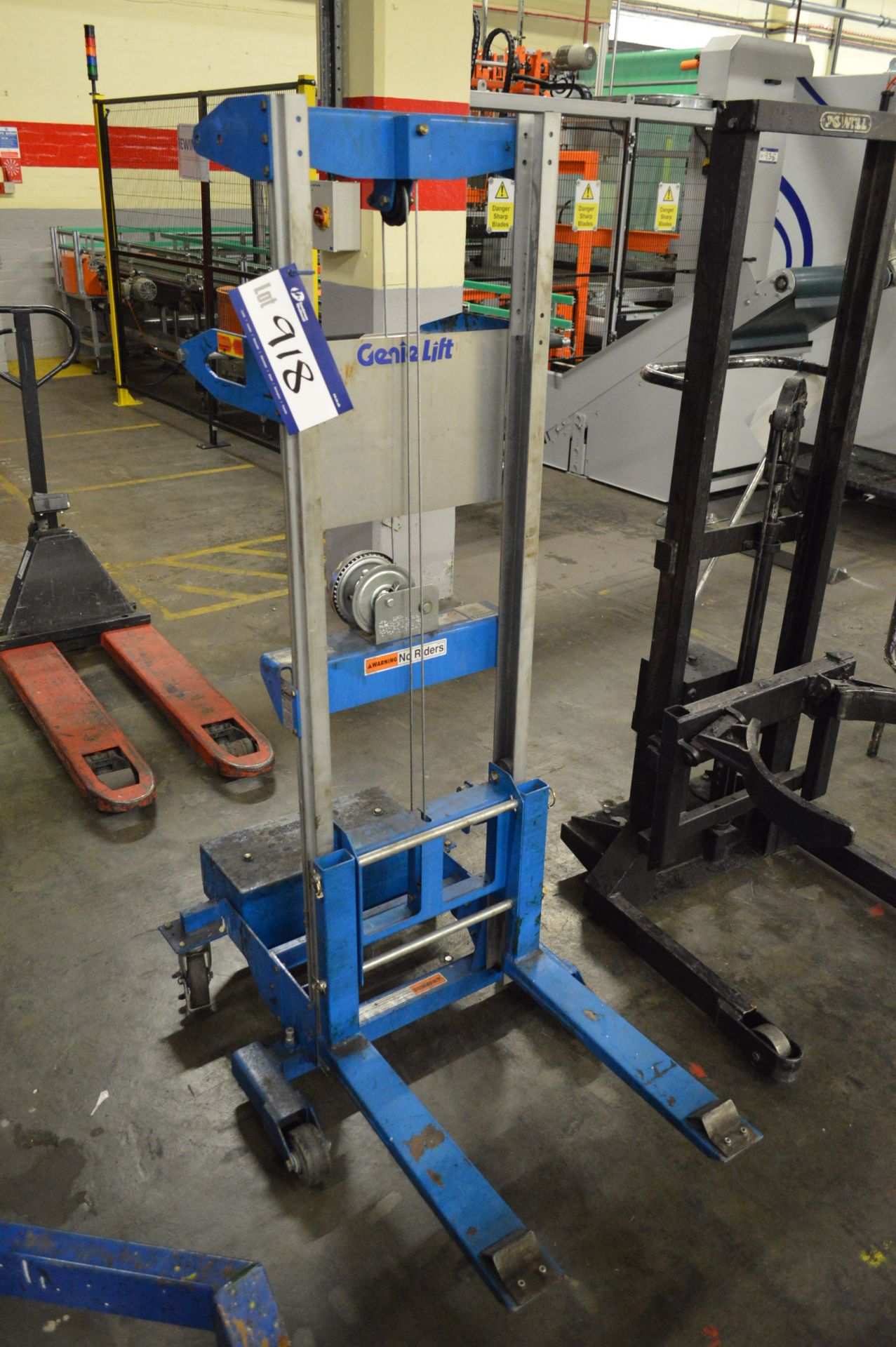 Genie GL4 Manual Lift Truck, serial no. 1397-6805