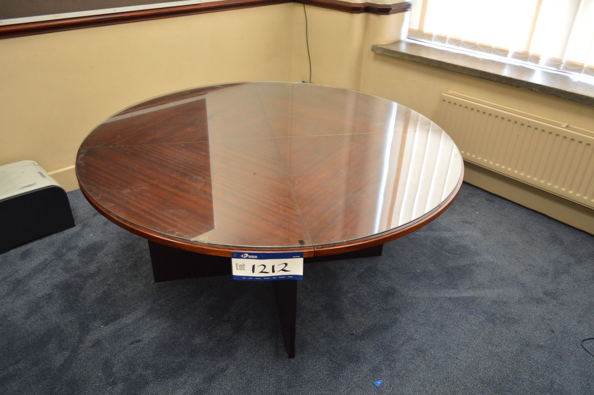 Circular Table, with glass top