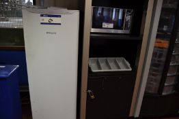 Hotpoint Refrigerator, Kenwood & Bosch microwave o