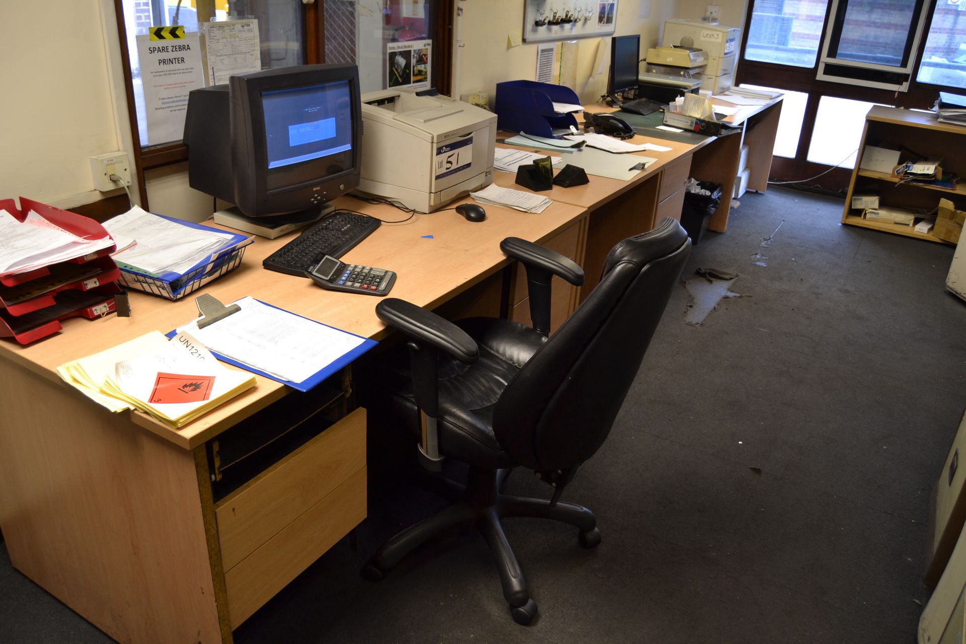 Five Light Oak Veneer Desks, bookcase, two metal f - Bild 2 aus 2