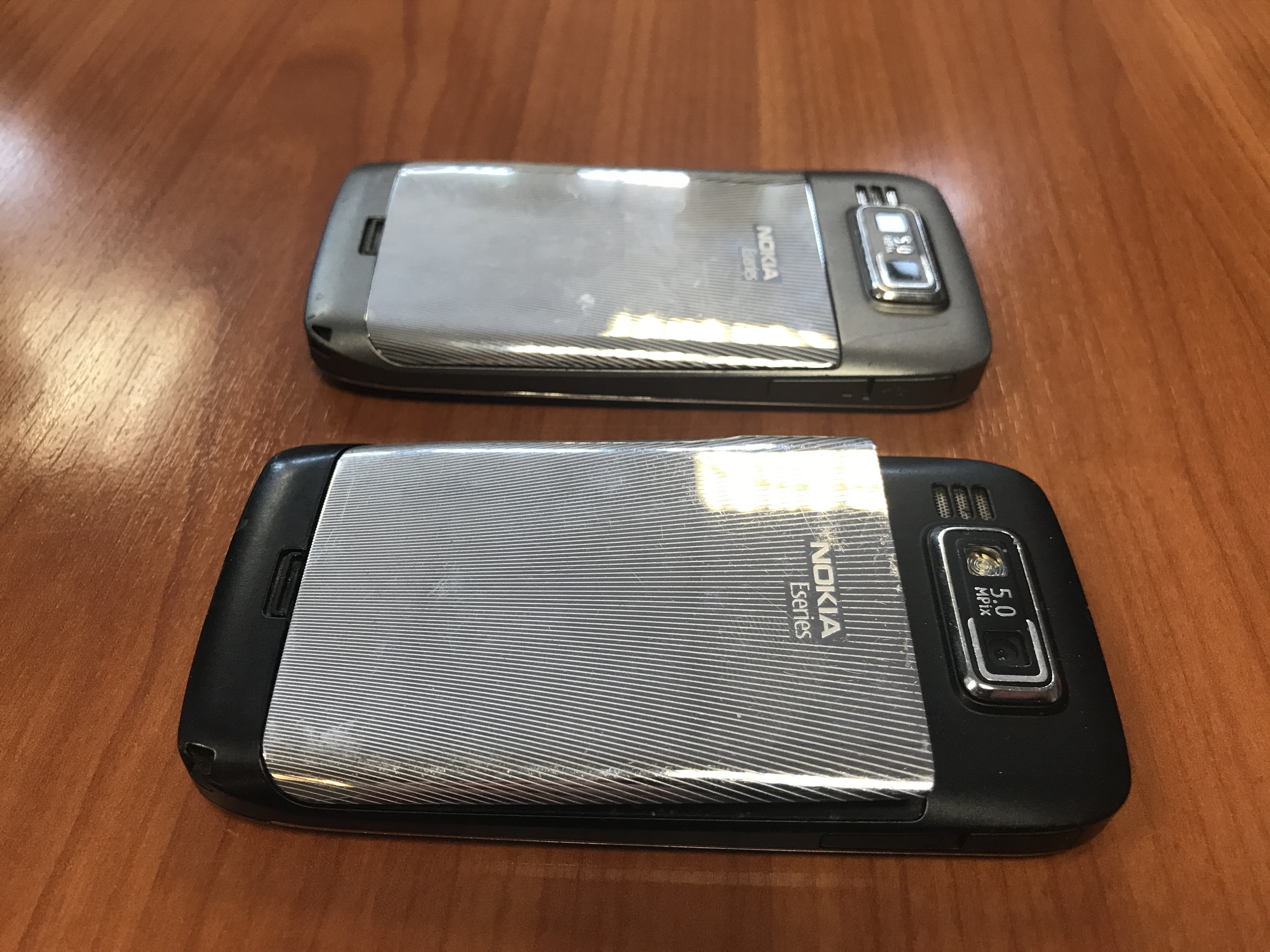 2 x Nokia E72 Mobile phones, One Phone Damaged, (No Chargers)