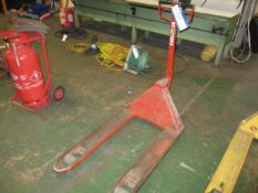 BT Lifters Rolatruc Hand Hydraulic Pallet Truck (reserve removal until Friday 27 October 2017)