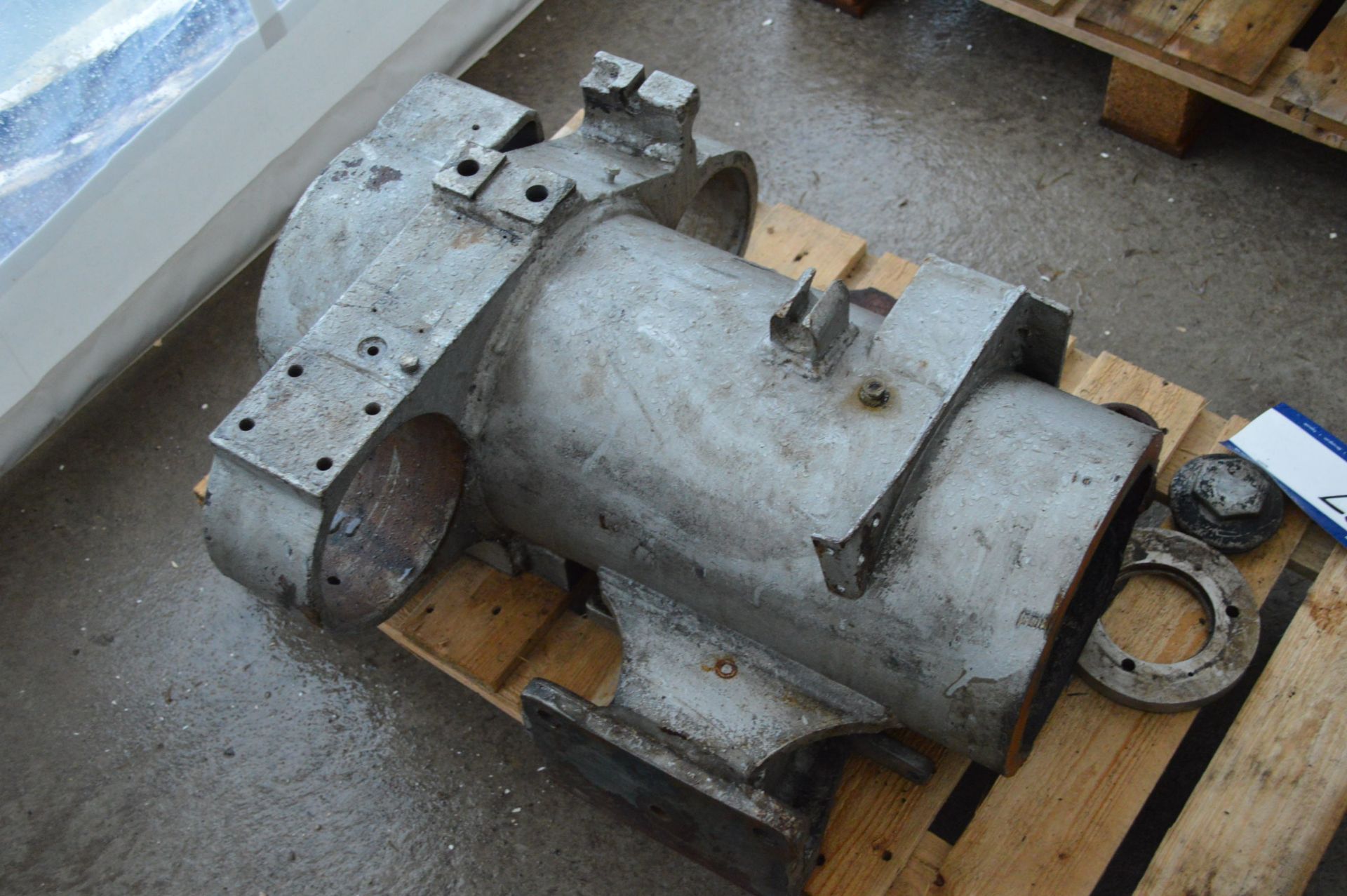 Centurion Gun Mantle (Note VAT is not chargeable o - Image 2 of 2