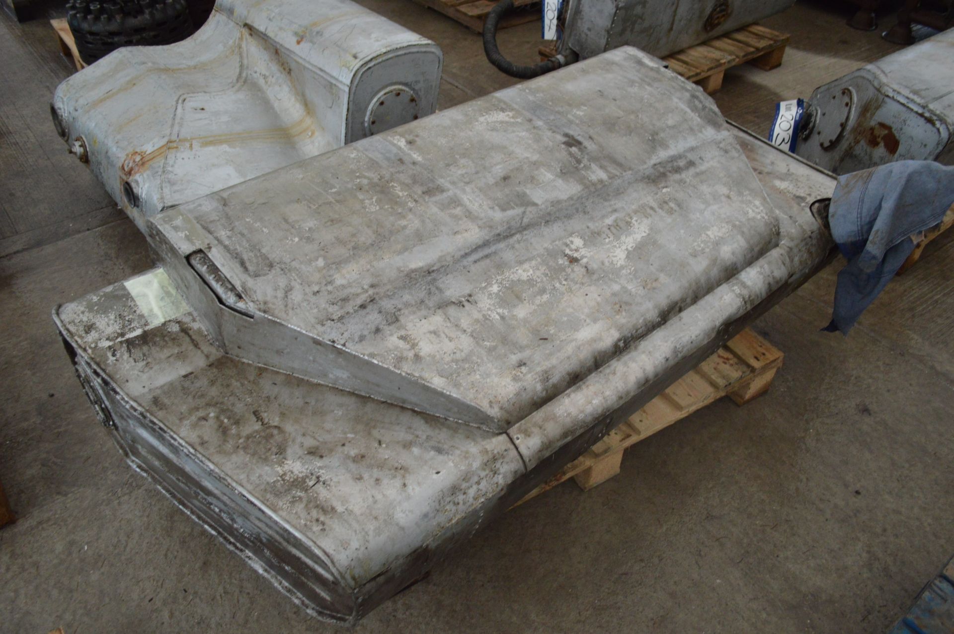 Centurion Fuel Tank (Note VAT is not chargeable on - Image 3 of 3