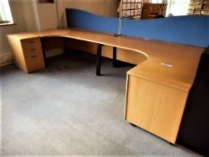 4 x Light Oak Veneered Curved Workstations with 4