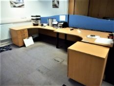 4 x Light Oak Veneered Curved Workstations with 3