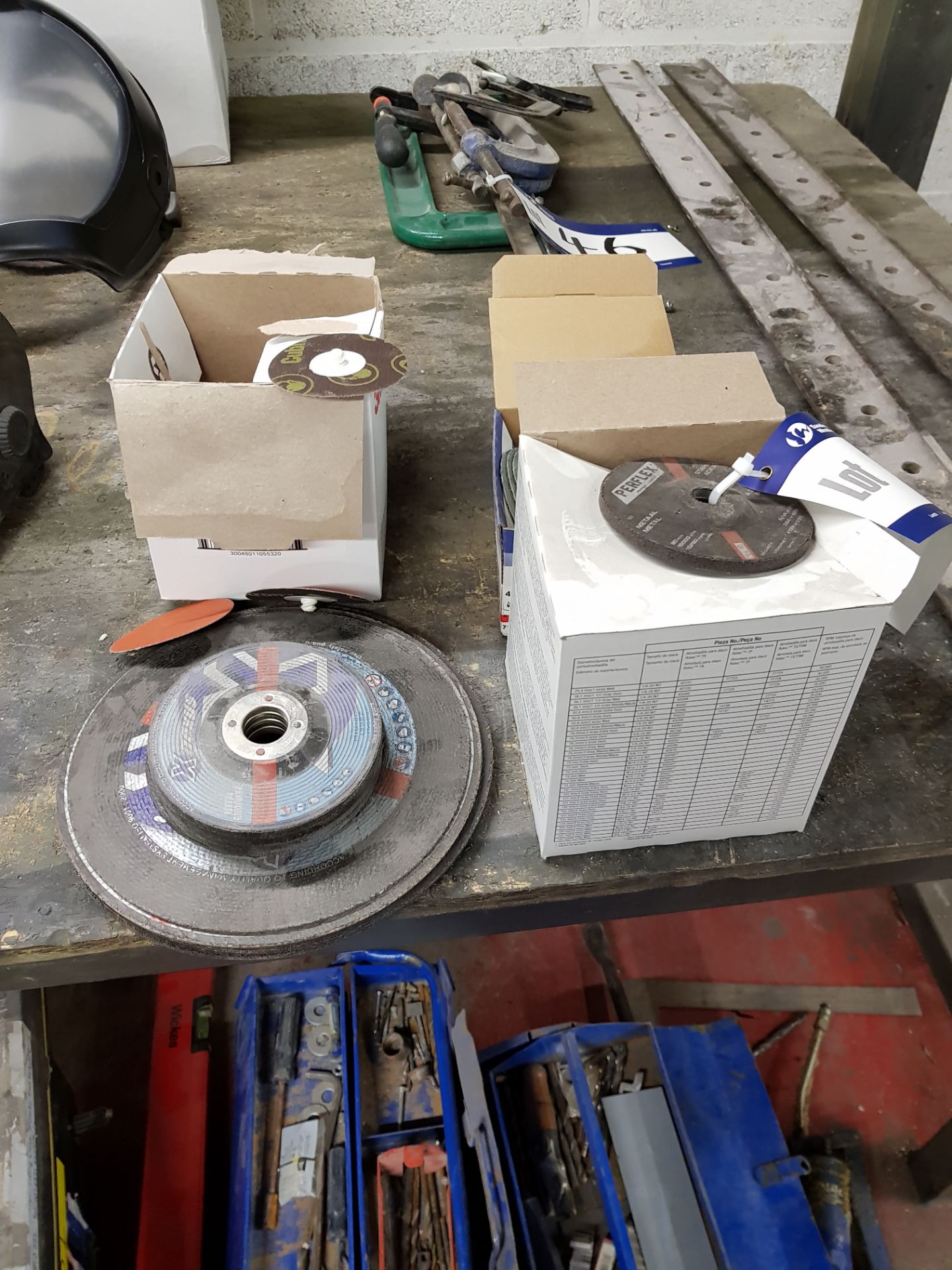 Quantity of Grinding & Sanding Discs