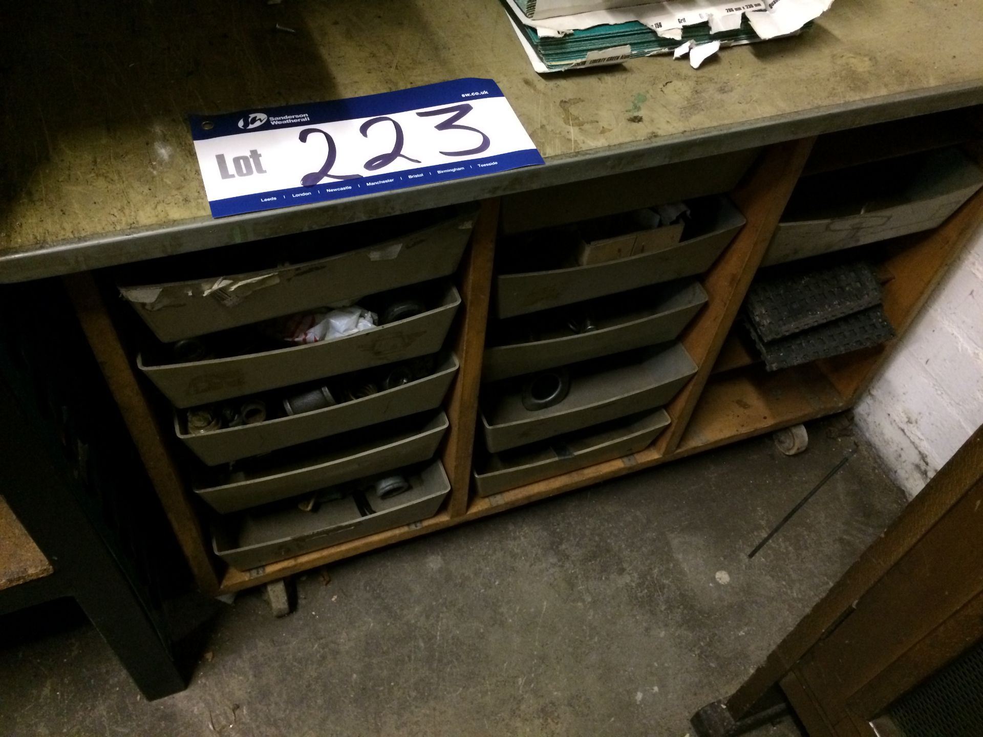 Low Shelf/Plastic Drawer Unit and Contents of Pipe