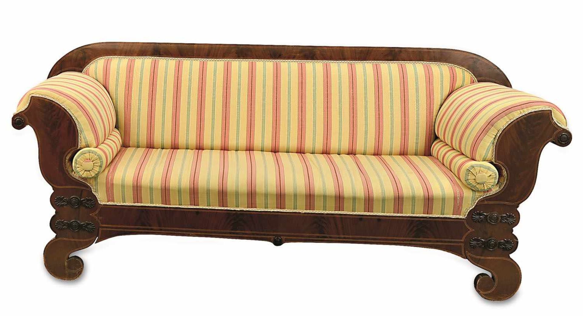 Sofa Biedermeier, wohl norddeutsch, um 1840 Mahagoni und andere Hölzer auf Nadelholz furniert.