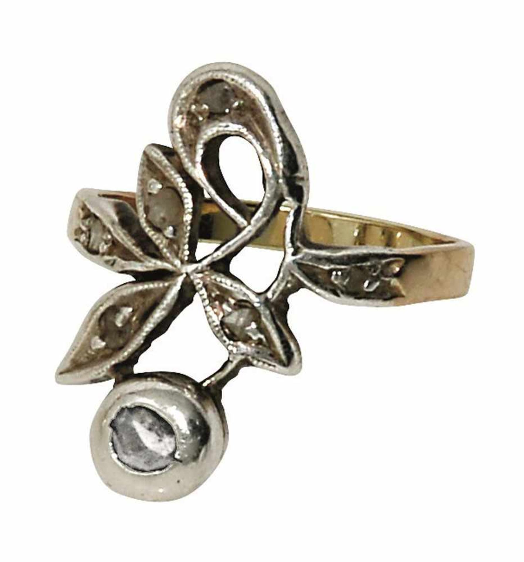 Ring Ende 19. Jh. 14 K RG, Silber. Floral stilisierter Ringkopf, besetzt mit sechs