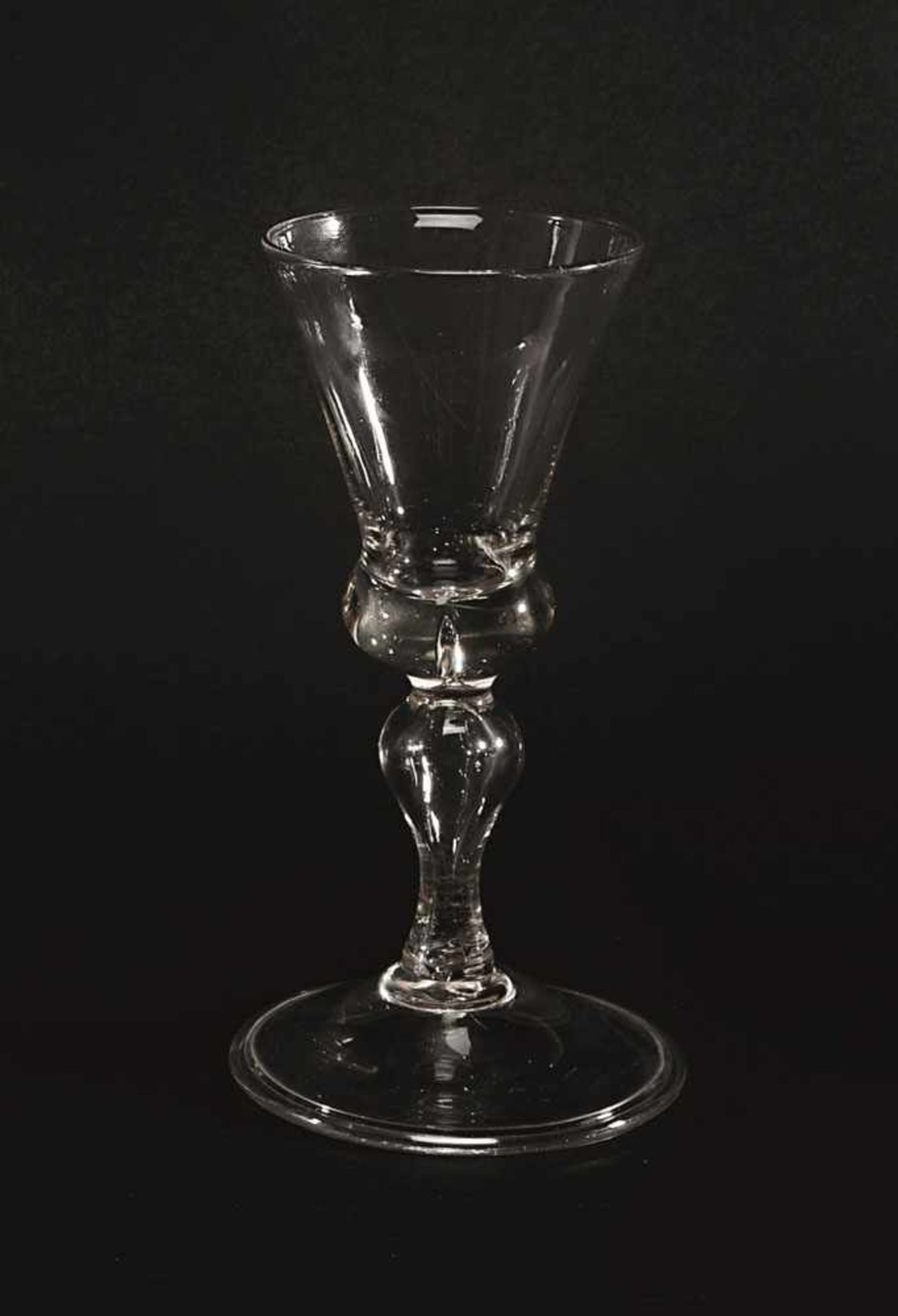 Pokal Sachsen, Mitte 18. Jh. Farbloses Glas mit Abriss. Konische Kuppa mit Wulstansatz auf