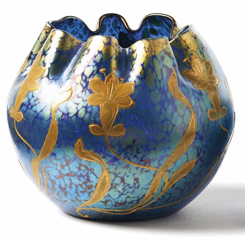 Vase Johann Loetz Witwe, Klostermühle - um 1900 Kugelbauchiger Korpus mit siebenfach unregelmäßig