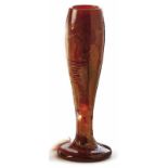 Vase "Été" Désiré Christian, Meisenthal - um 1905 Über rundem Fuß der keulenförmige, schlanke