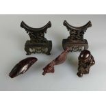 Konvolut kleiner Ziergegenstände China und Japan Fünf Teile: zwei kleine, ornamental durchbrochen
