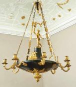 Empire-Deckenlampe Wohl Russland, um 1810 Kreiselförmiger Korpus mit figürlichen und ornamentalen