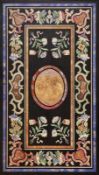 Tischplatte in Scagliola-Art Wohl Italien, 20. Jh. Rechteckige Platte; auf schwarzem und