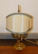 Florentiner Ölleuchte als Lampe adaptiert Italien, um 1900 Auf geschweiftem Fuß der durch Baluster