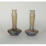 Paar kleiner Vasen Böhmen, A. 20. Jh. Konischer, flach gedrückter Korpus, schlanker, oben leicht