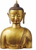 Sehr große Büste eines Buddha Tibet, 19. Jh. od. früher Das Gesicht zeigt fein geschwungene Augen