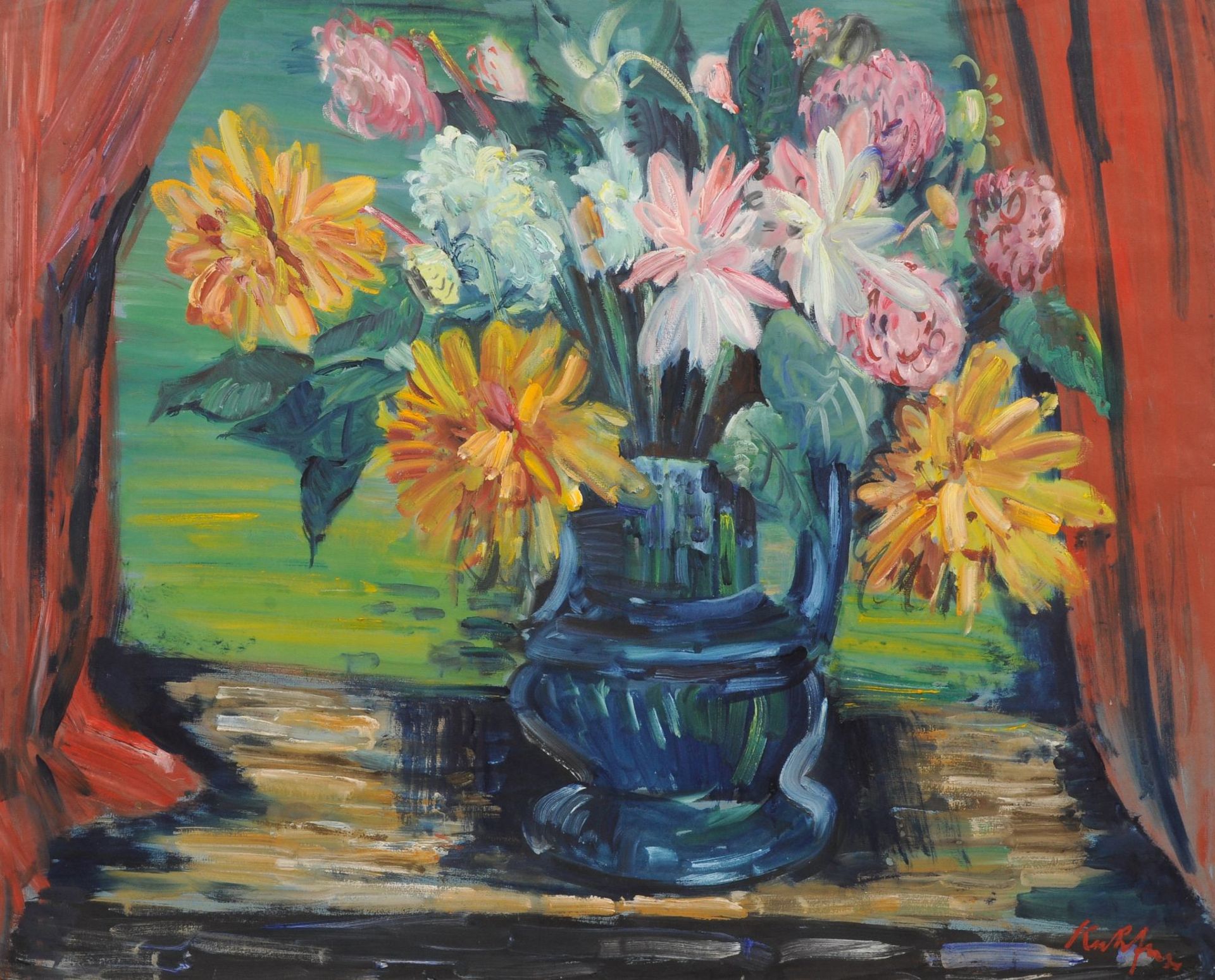 Paul Kuhfuss "Blumenstrauß in blauer Vase zwischen roten Vorhängen". 1932. Tempera auf blauem,