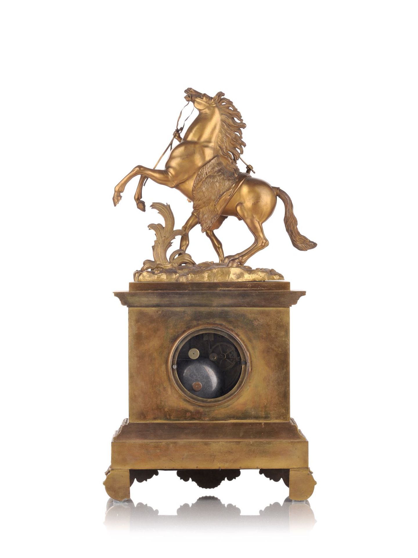 Figürliche Pendule. Pons, Paris. Um 1830/1840. Messingguss. Quaderförmiger Aufbau über einem - Bild 2 aus 3
