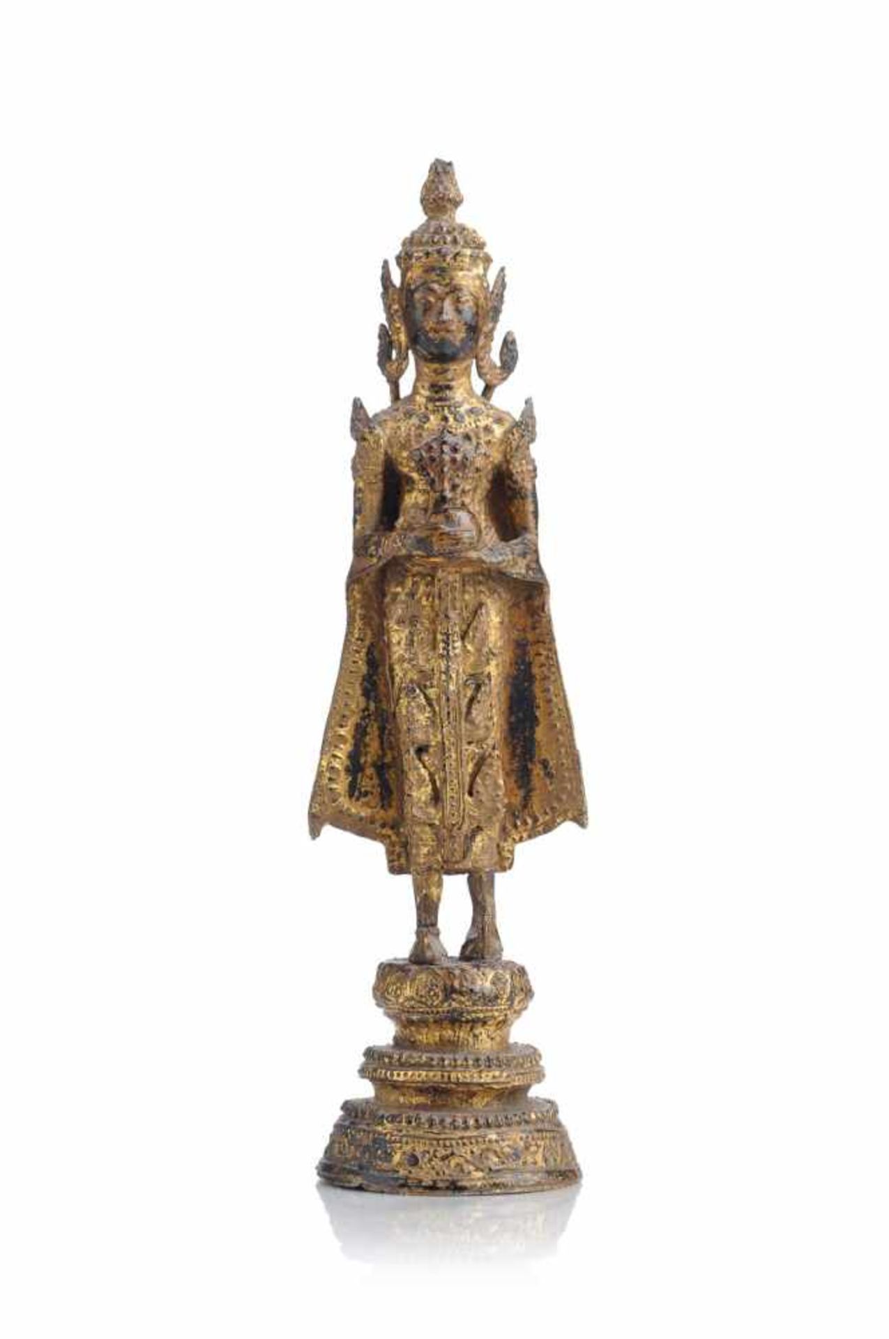 Stehender Buddha im königlichen Gewand. Thailand. Spätes 19. Jh. Bronze, gegossen, partiell