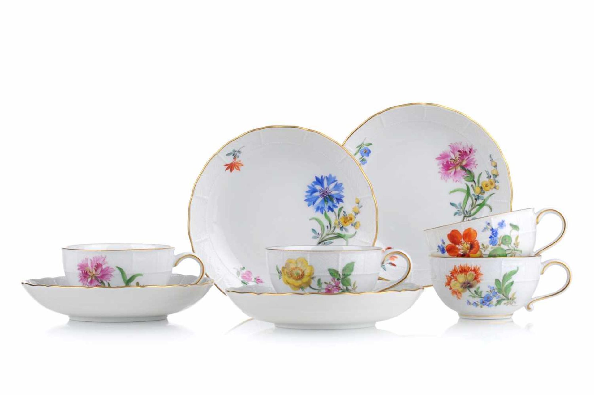 Vier Mokkatassen mit Untertassen "Deutsche Blume". Meissen. 1960er Jahre. Porzellan, glasiert und in