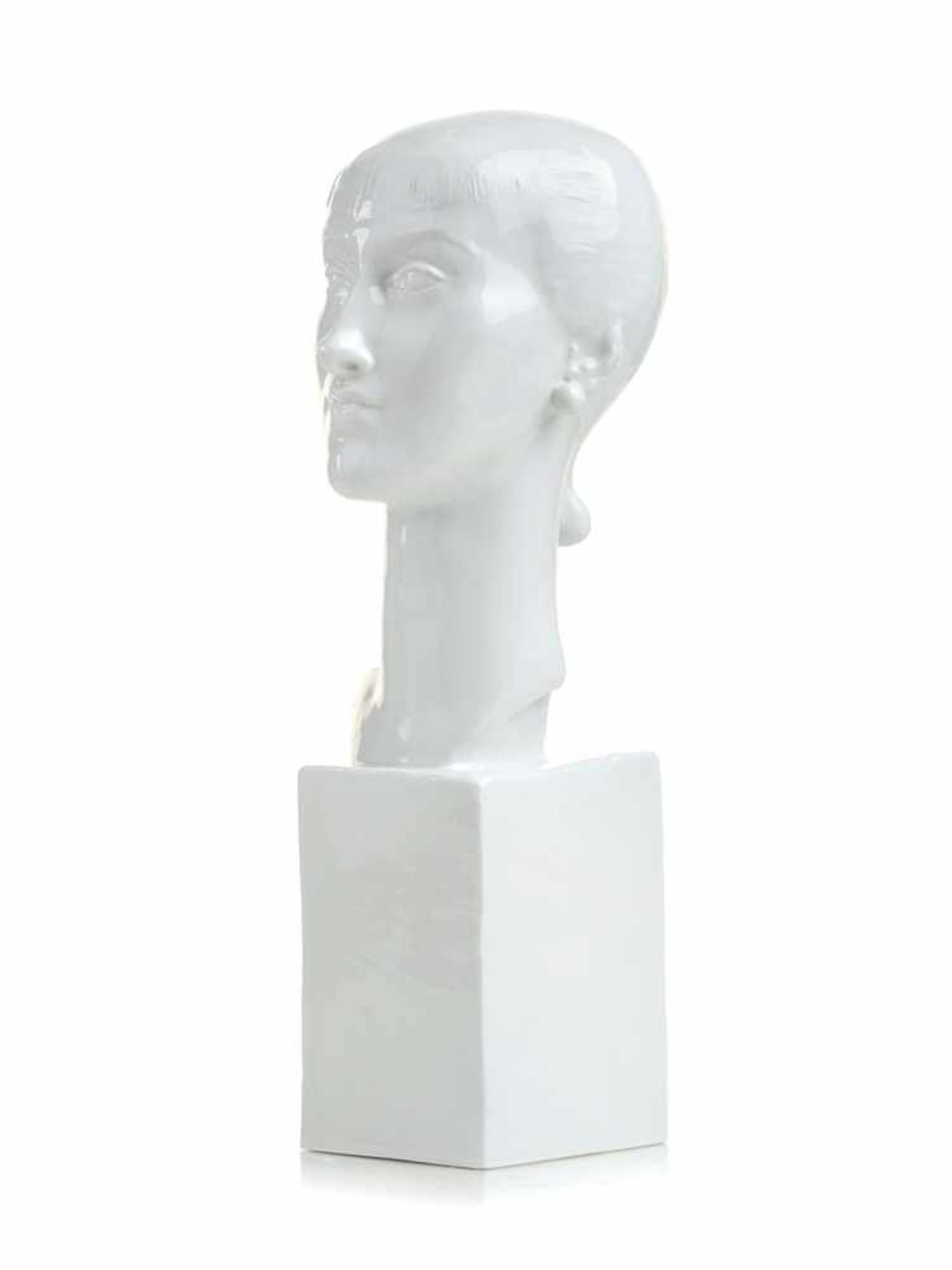 "Mädchenkopf". Paul Scheurich für Meissen. 1950. Porzellan, glasiert. Seitlich am Hals im Model - Bild 3 aus 4