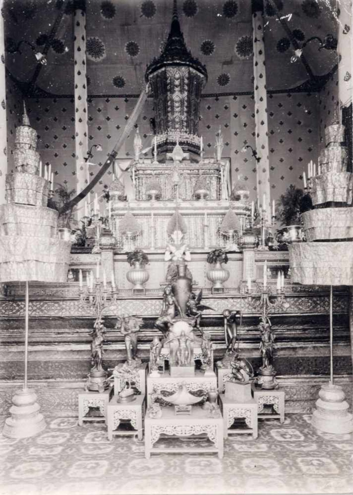 Wohl Siamesischer Hoffotograf, Urne des Königs Rama V. Chulalongkorn, erbaut von Prinz Narisranu