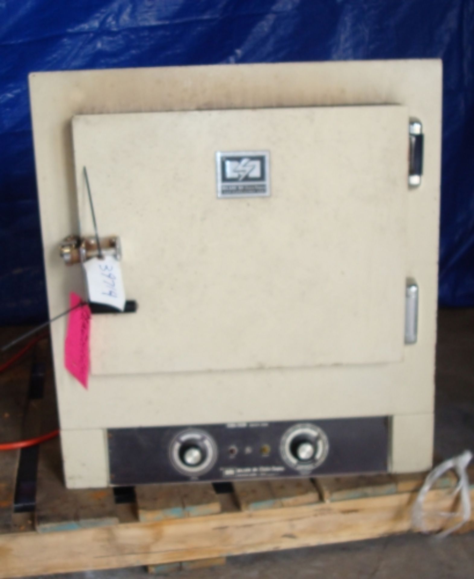 Blue M electric Co gravity oven