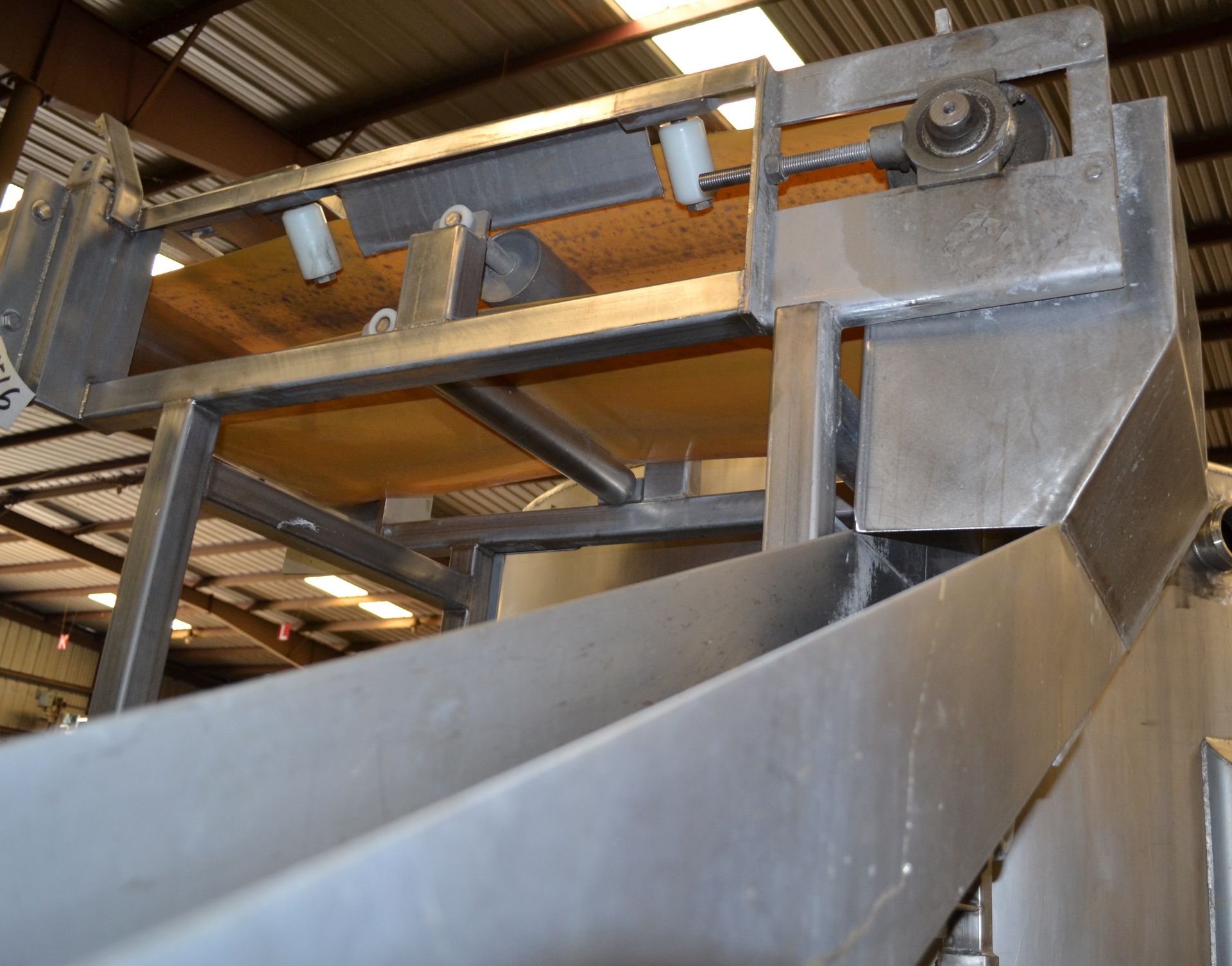 19" wide x 4.5' long belt conveyor - Image 2 of 4