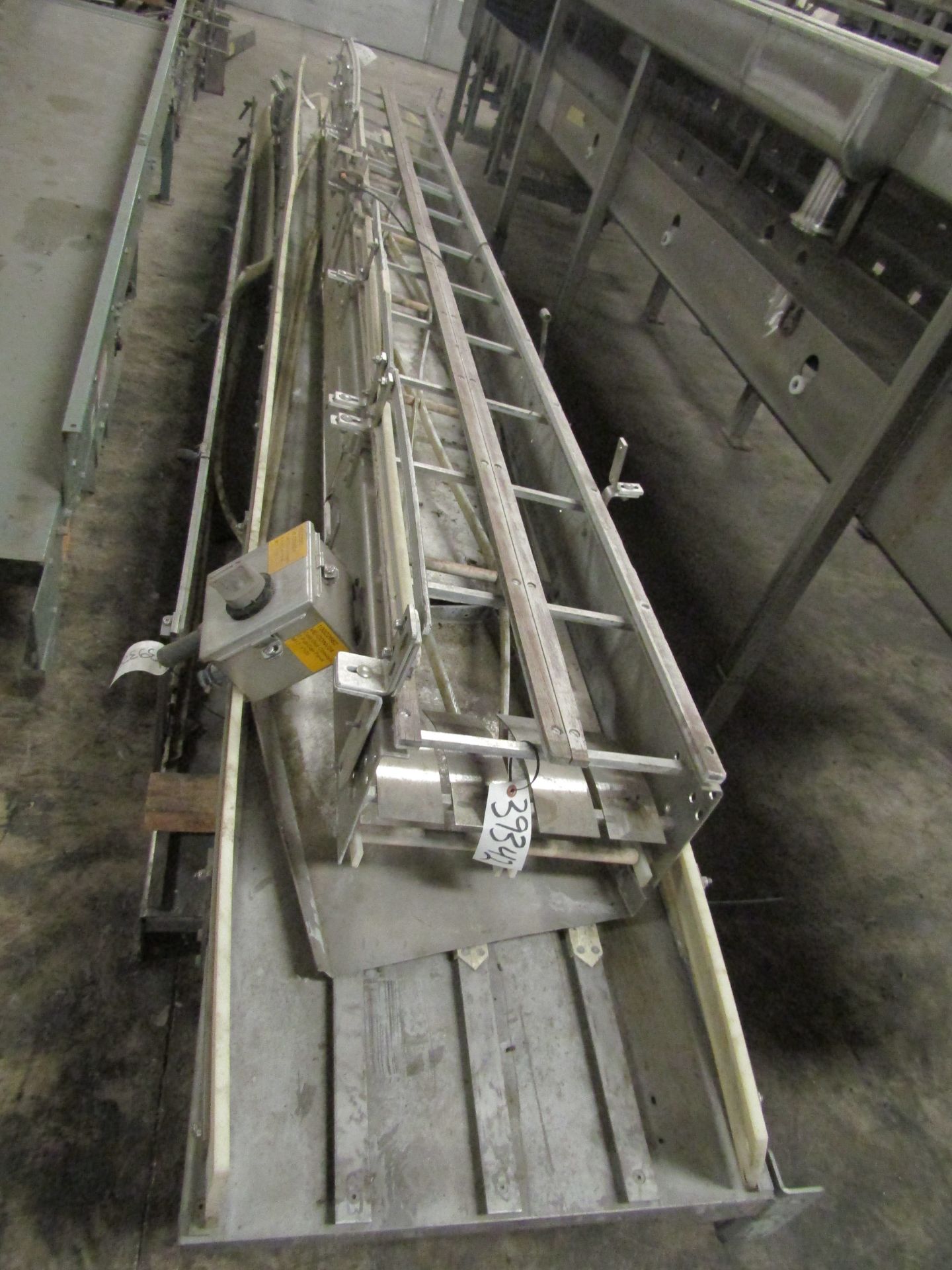 16” wide x 12.5’ long mass conveyor