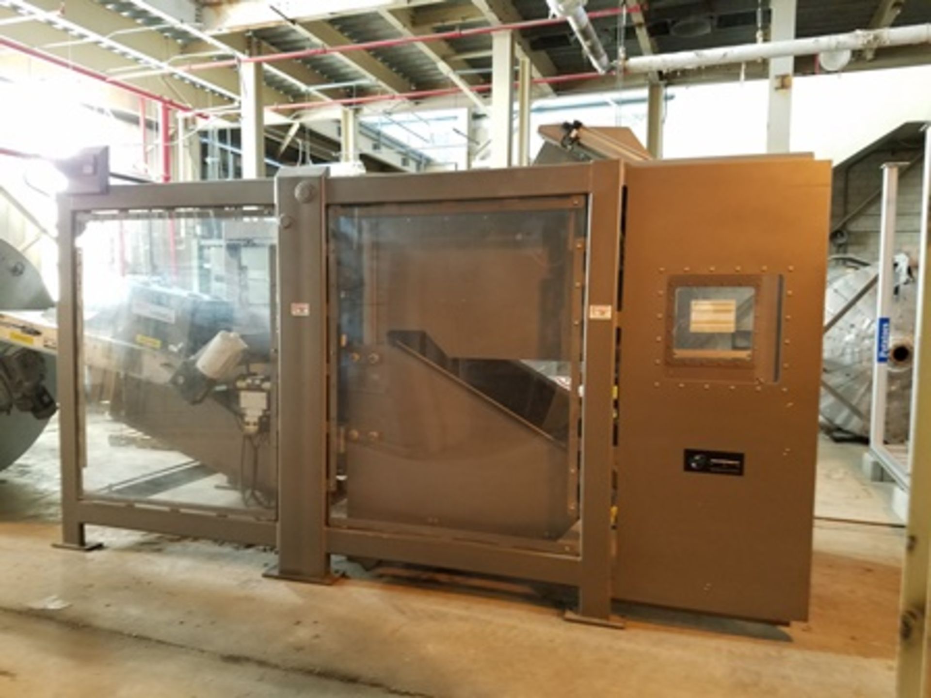 Located In Vineland New Jersey - NBE LIFT-AND-SEAL TOTE HANDLING SYSTEM - Bild 2 aus 3
