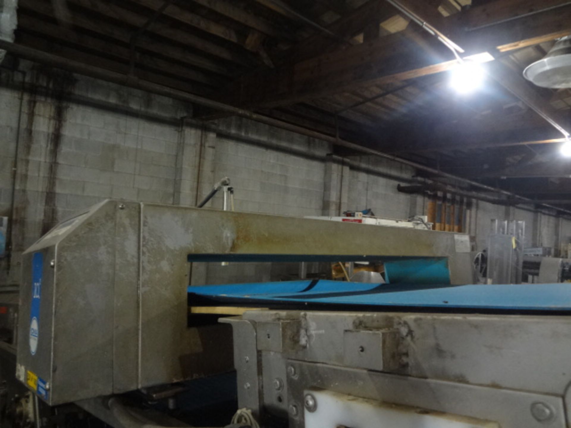 Incline Belt Conveyor with Loma IQ2 Metal Detector 44 inch wide x 4 inch High aperture 25 Feet - Image 2 of 2