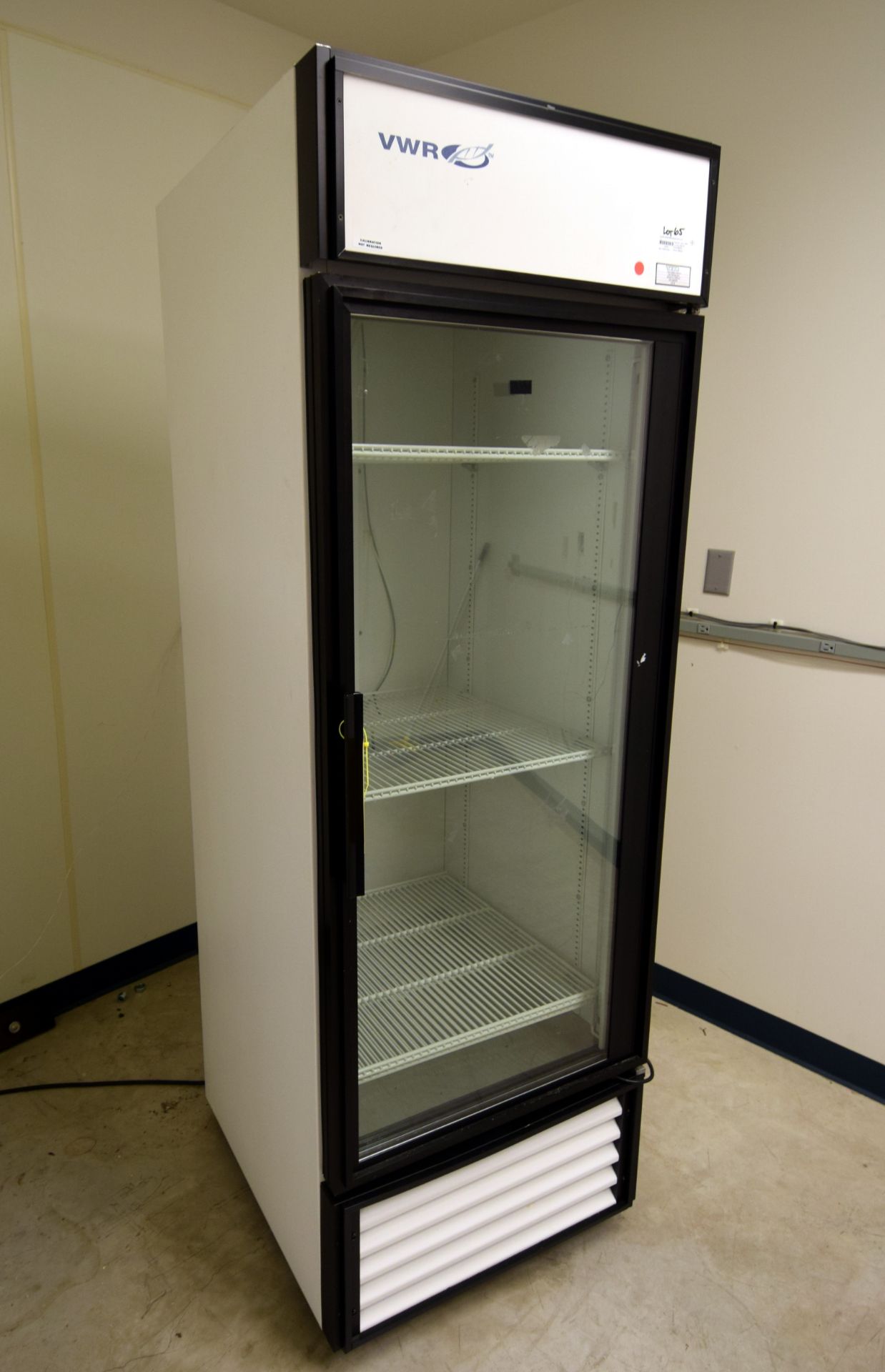 VWR Scientific Refrigerator, Model GDM-23, Serial# 6843576. LOADING FEE $100 - Bild 2 aus 4