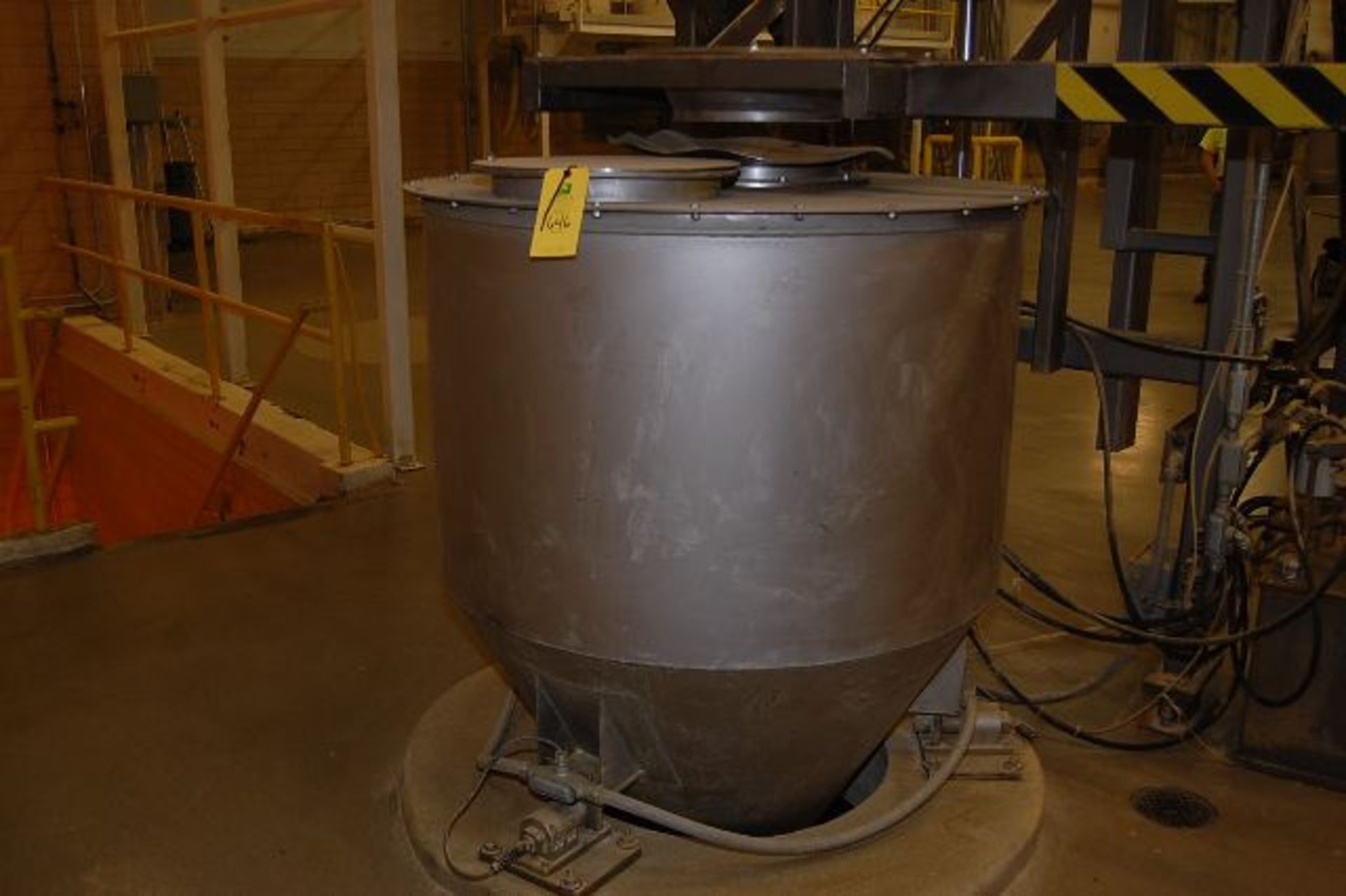 Scaling Hopper w/Rotary Valve, 48 in. Diameter