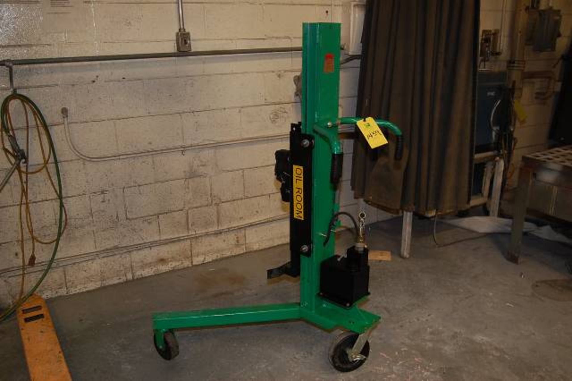 Hydraulic Drum Lift, 3-Wheel Base - Green