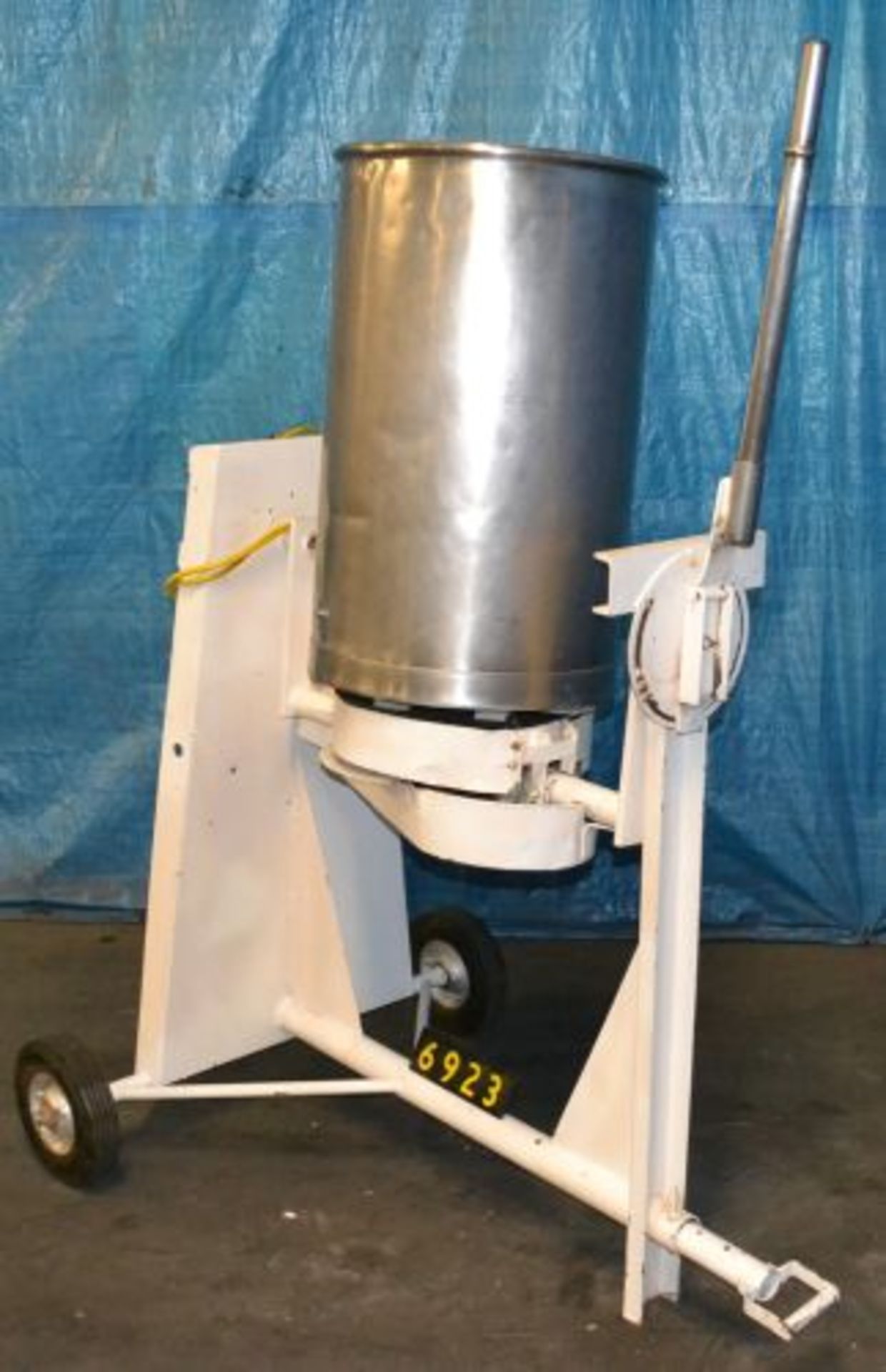 30 gallon dumping mixer, manually-operated tilt-dump, 1/3 HP electric motor drive, 115/230 volt, - Image 3 of 6